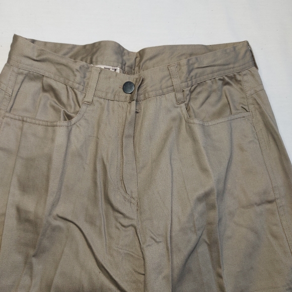 Vintage NWT High Waisted Tan Long Shorts, Womens 11 - Picture 3 of 10